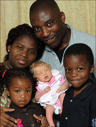 Black People : Nigerian Couple Give Birth to Blue-Eyed Blonde Hair Baby 